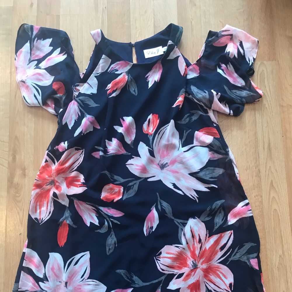 Hawaiian print cold shoulder dress